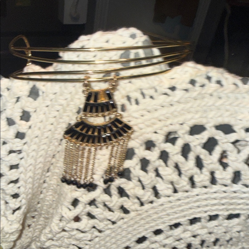 Elegant Gold and Black Choker Necklace